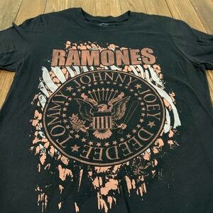 Black Ramones Graphic T-Shirt Women’s Medium
